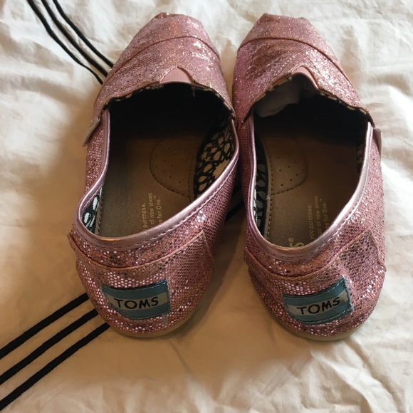 TOMS - Picture 3 of 6